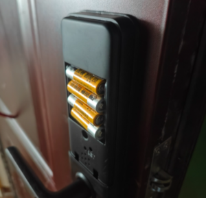 電子鎖換電池